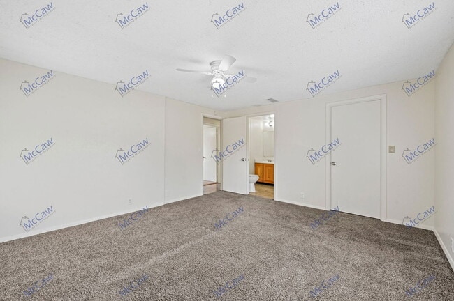 Building Photo - 14614 Seminole Dr