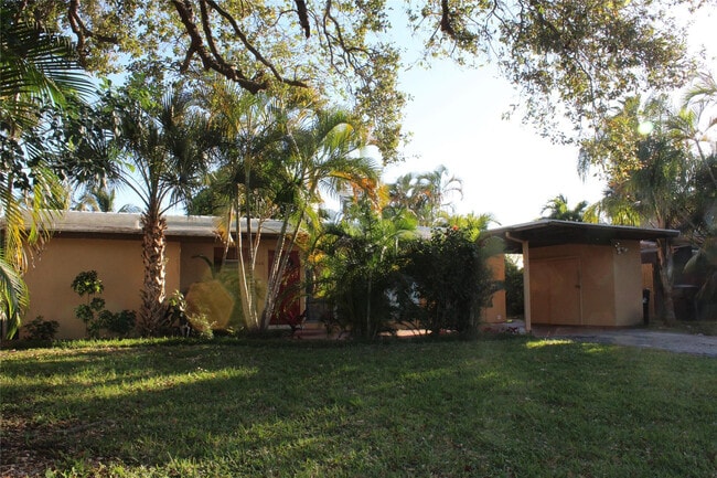 Building Photo - 1520 SW 5th St