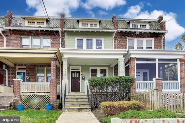 Building Photo - 628 Madison St NW