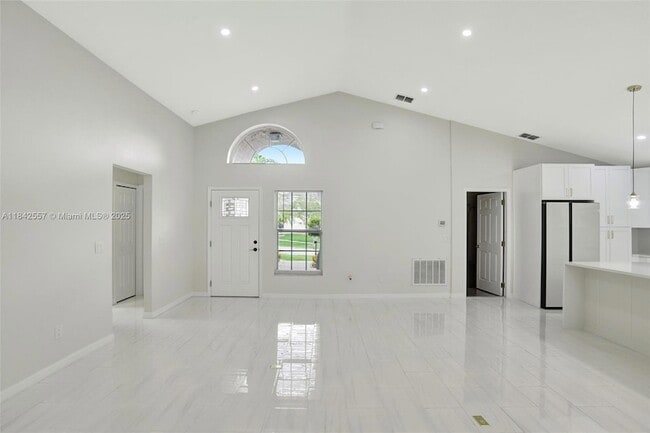 Building Photo - 502 Oxford Dr