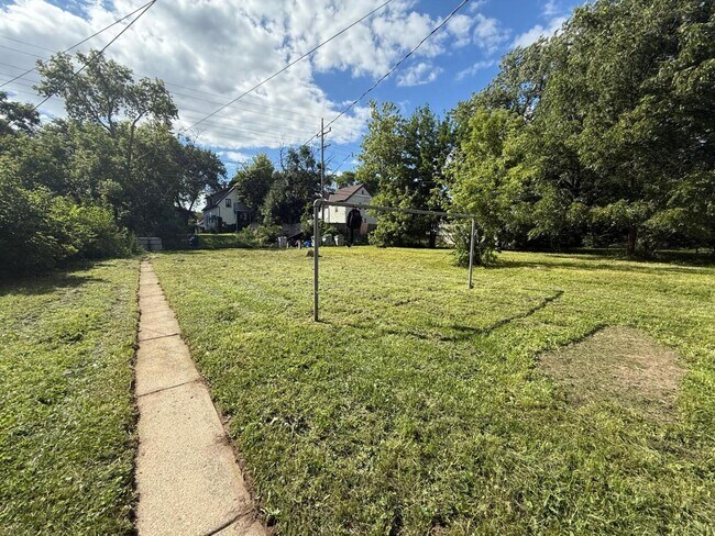 Building Photo - 5113 N 38th St