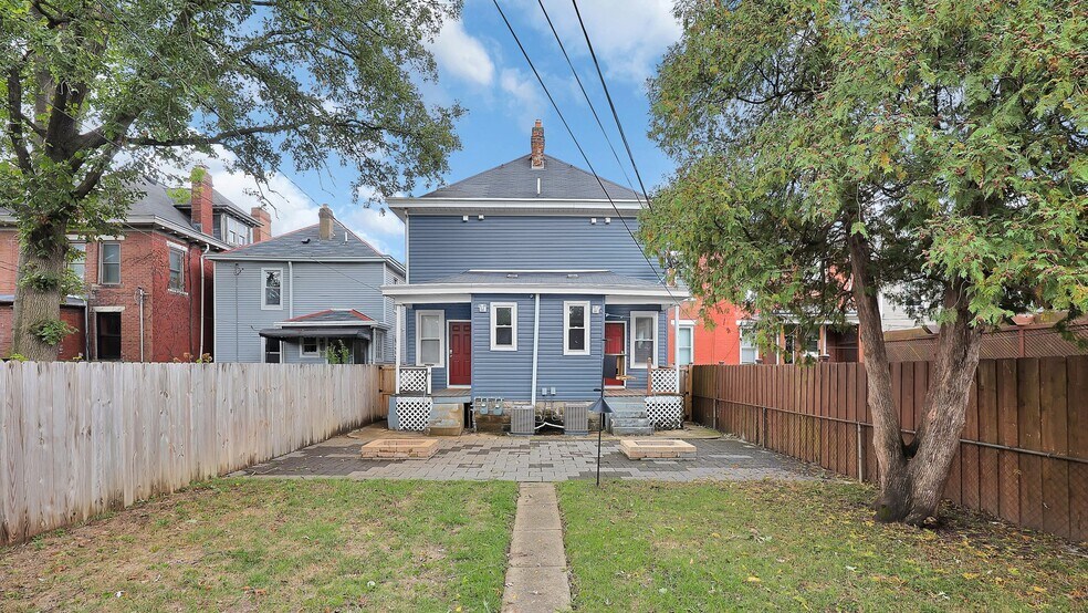 Building Photo - 739 Wilson Ave