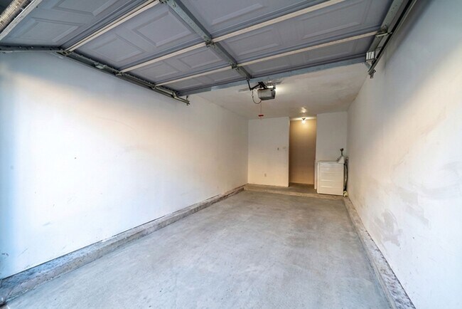 Building Photo - 6701 Sands Point Dr