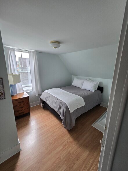 Building Photo - 38 Townsend Ave