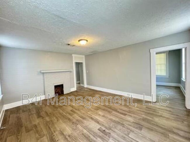 Building Photo - 1111 Henry Ave