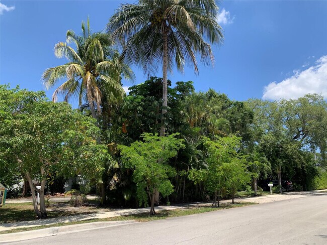 Building Photo - 801 SW 10th St
