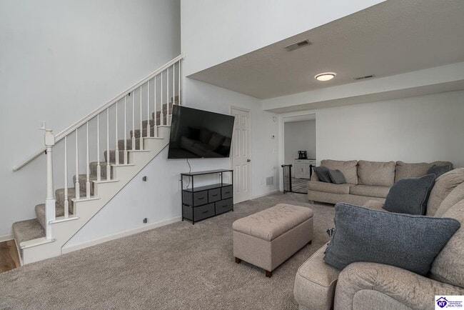 Building Photo - 310 Ivy Pointe Dr