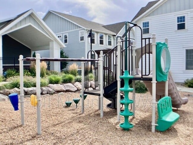 Building Photo - 269 E Ellen Ln