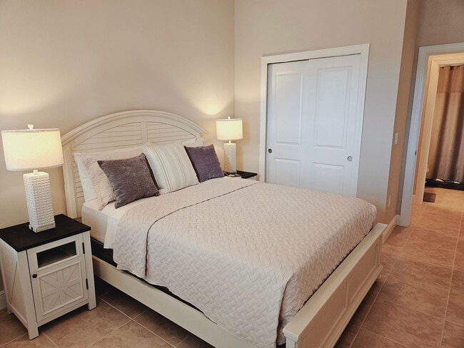 Building Photo - Seasonal Short-Term Single Family located at Sarasota National Golf Club (Social Membership) with...