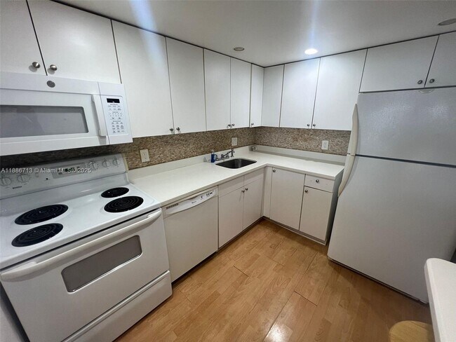 Building Photo - 13499 Biscayne Blvd