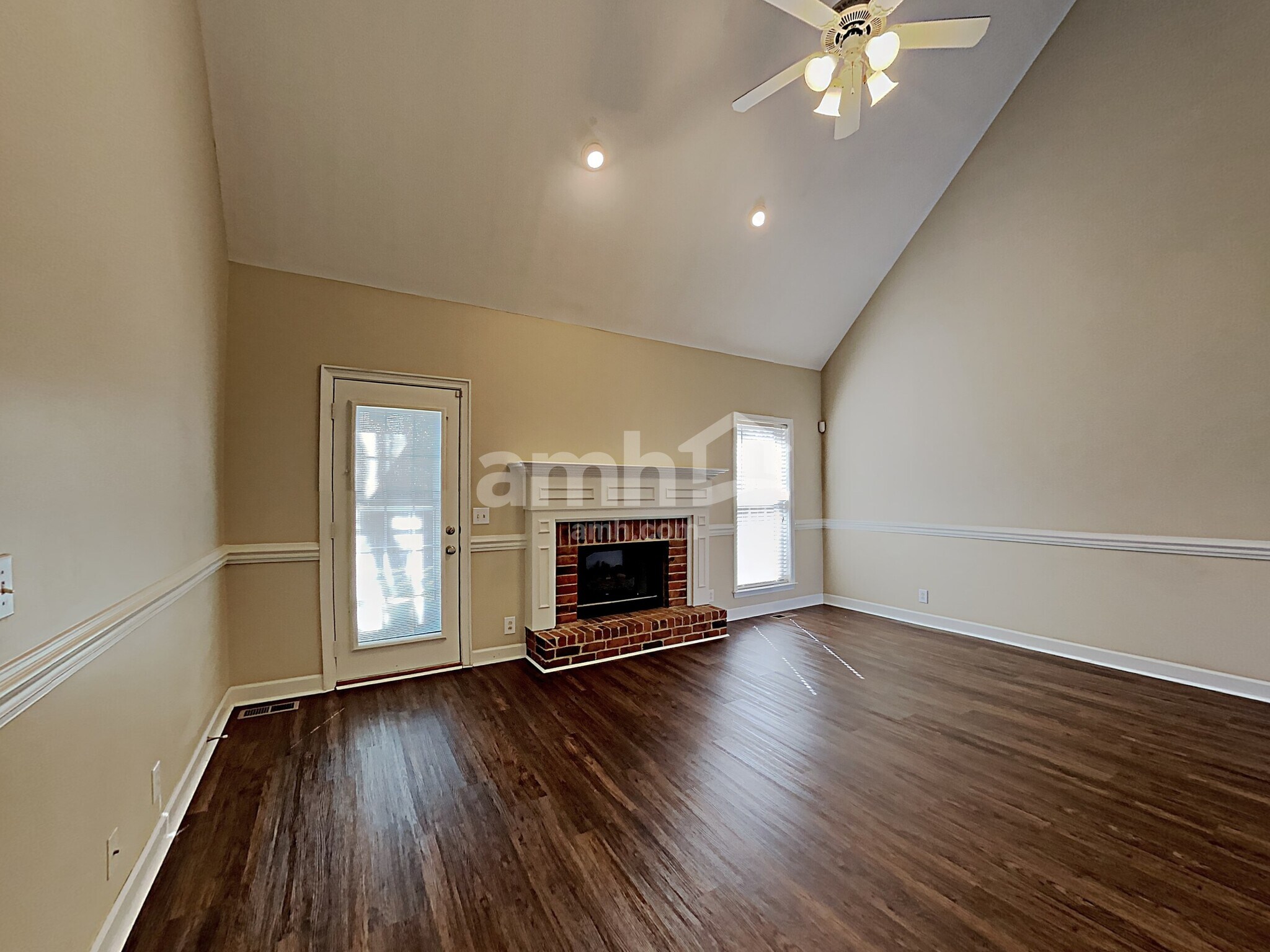 Building Photo - 3129 Jenkins Dr