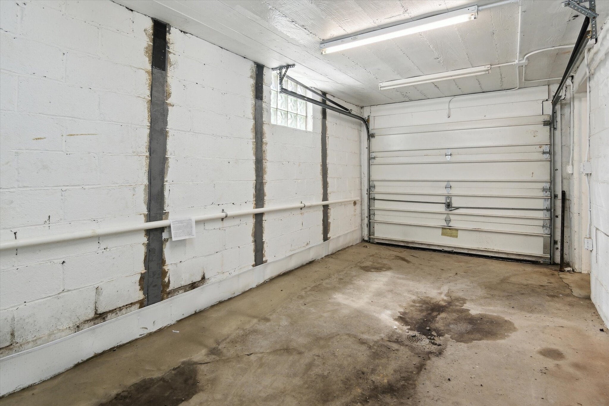 Building Photo - 4125 Tuxey Ave