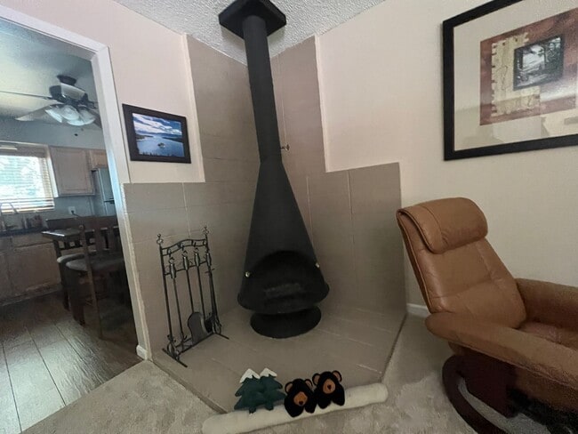 Building Photo - Monthly Rental Available mid-March until end of January 2026