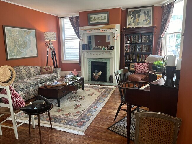 Primary Photo - 212 W 34th St