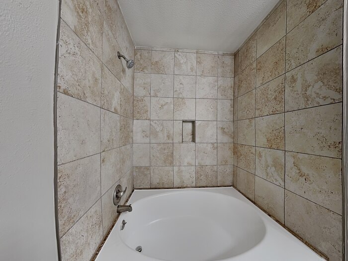 Building Photo - 5711 Wynberry Dr