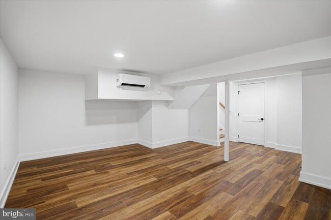 Building Photo - 425 Grove Pl