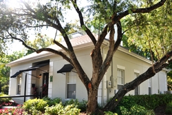 Building Photo - Grand Oaks Apartments