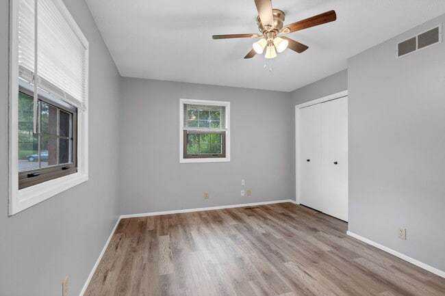 Building Photo - 1306 Brookfield Ln