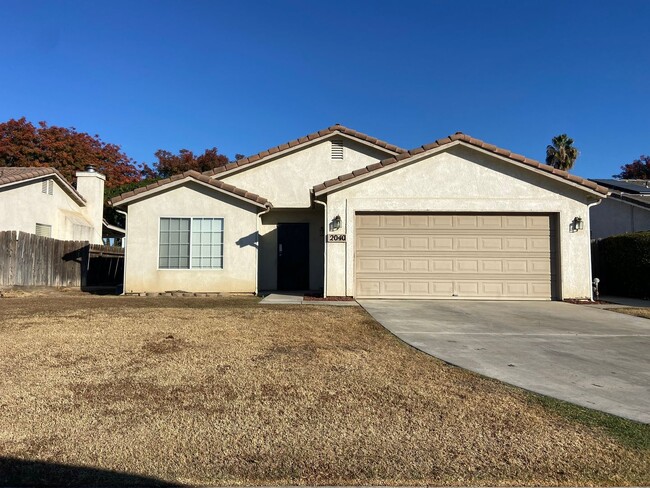 Primary Photo - Lovely NW Visalia home for Rent available ...