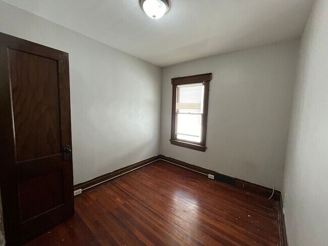 Building Photo - 246-248-248 Weyl St