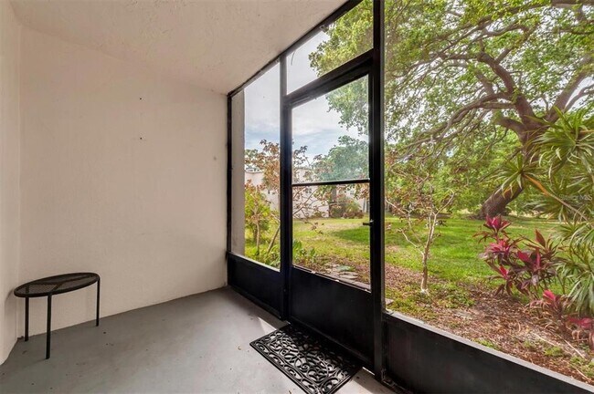 Building Photo - 845 Maple Ct