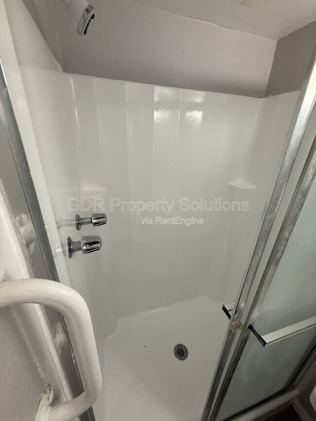 Building Photo - 401 14th St NW