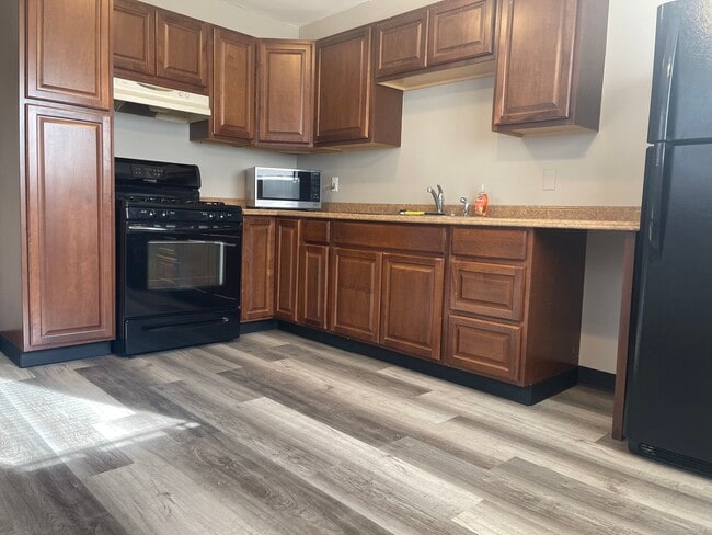 Building Photo - 10002 Livingston Ave