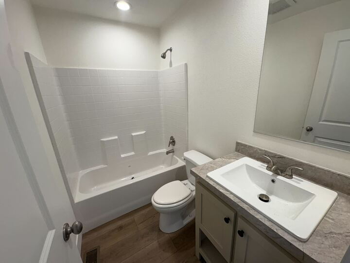 Building Photo - 2060 N Center St