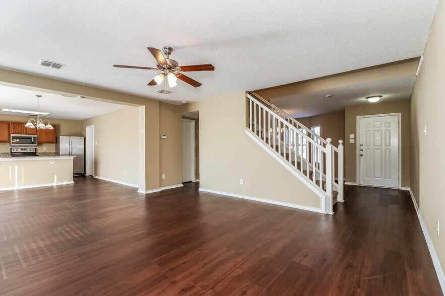 Building Photo - 5216 Dillon Cir