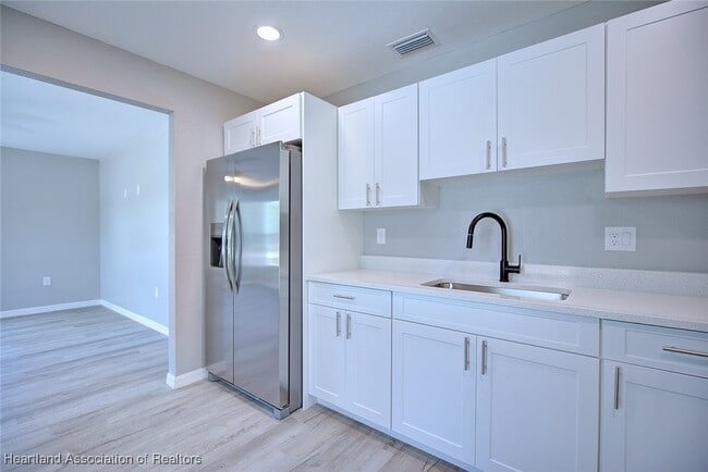 Building Photo - 1462 Aleutian St NE