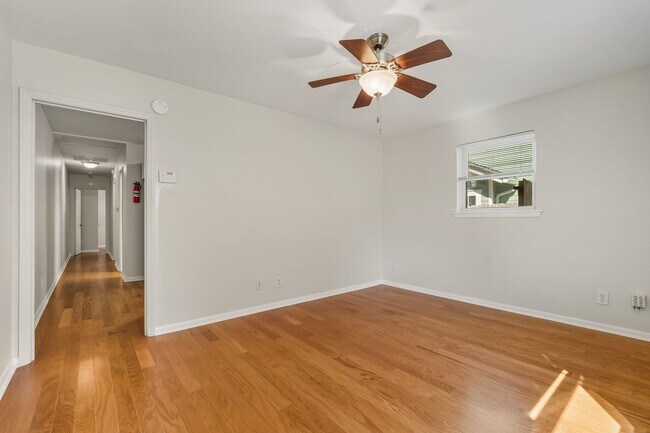 Building Photo - 1017 Onslow St