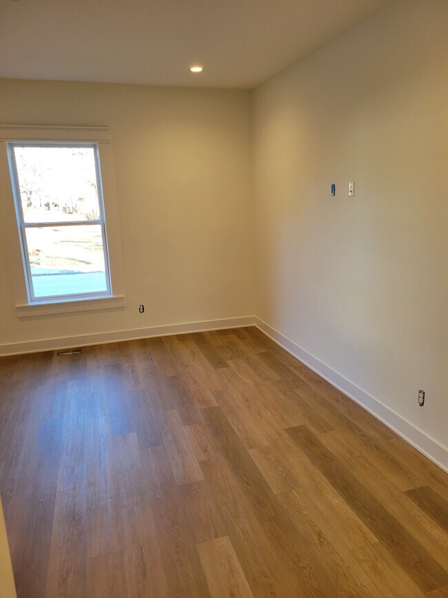 Building Photo - 1226 Sterling St