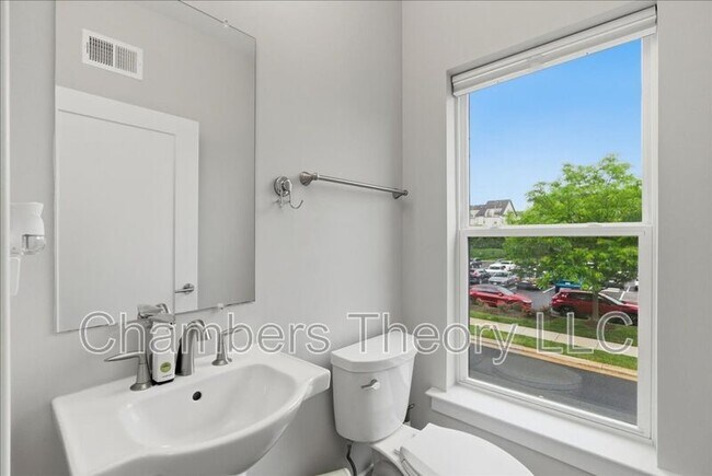 Building Photo - 42392 Soave Dr