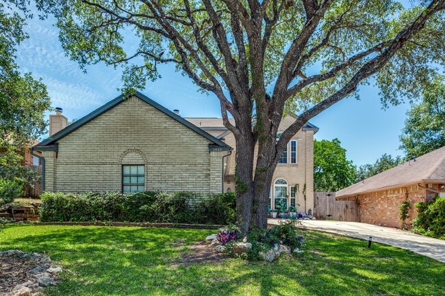 Primary Photo - 1027 Hedgestone Dr