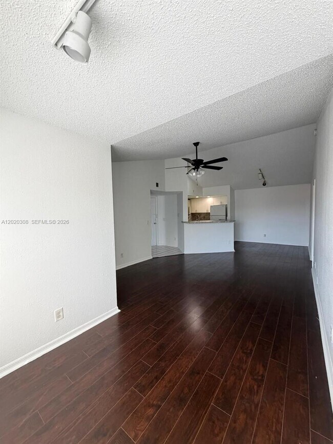 Building Photo - 12950 Vista Isles Dr