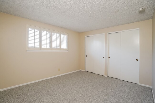 Building Photo - 10612 Rose Cir