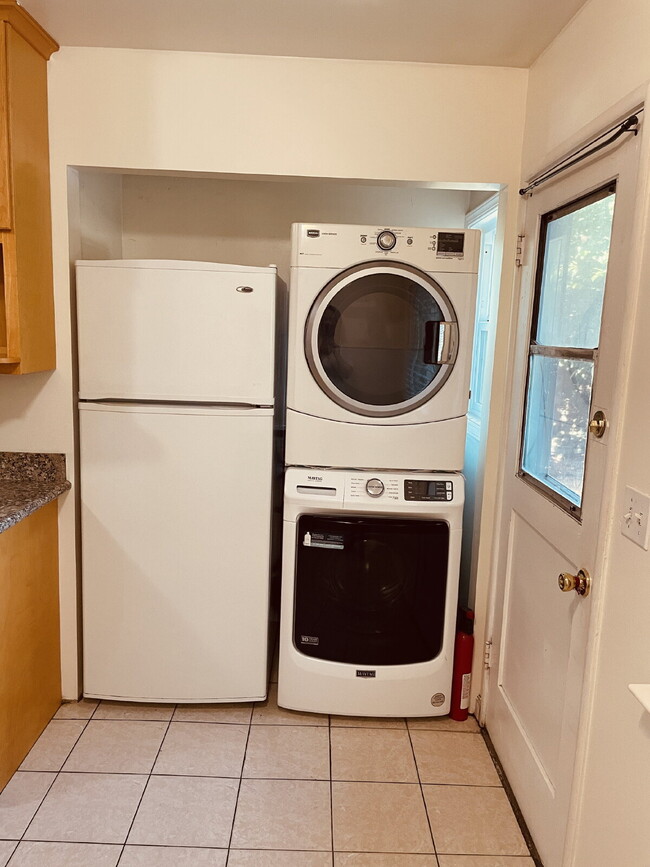 Building Photo - Peaceful 2-Bedroom Duplex with Private Yard & Bonus Studio Shed (San Jose)