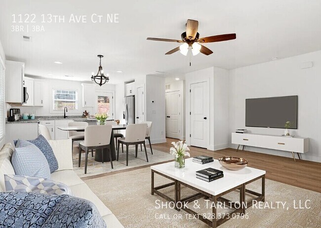 Building Photo - 1122 13th Ave Ct NE