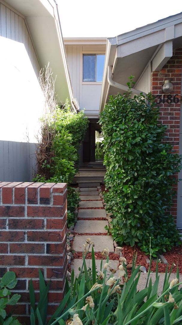 Building Photo - Four bedroom townhouse with easy access to all Boulder has to offer!