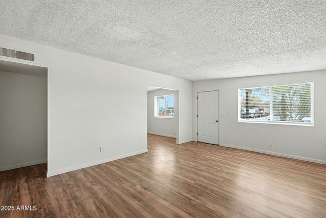 Building Photo - 130 W Harding Ave