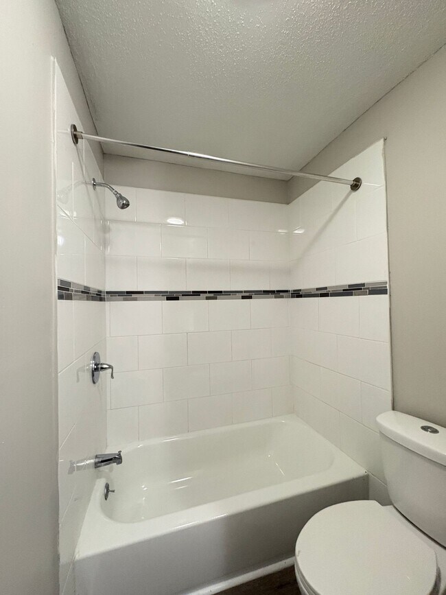 Building Photo - Bellagio West Living I