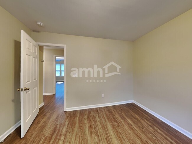 Building Photo - 116 Laurel Meadows Pky