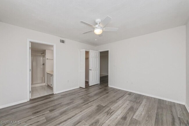 Building Photo - 2350 Naples Trace Cir