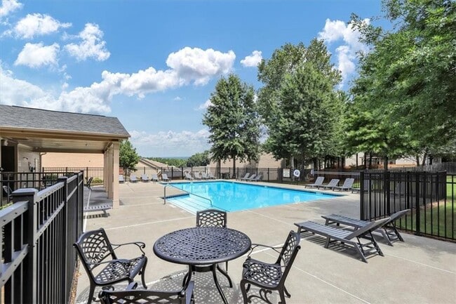 Building Photo - 182 Townview Dr