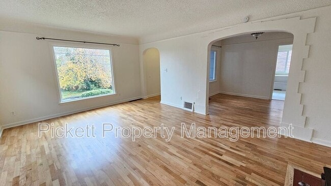 Building Photo - 139 S Lafayette Ave