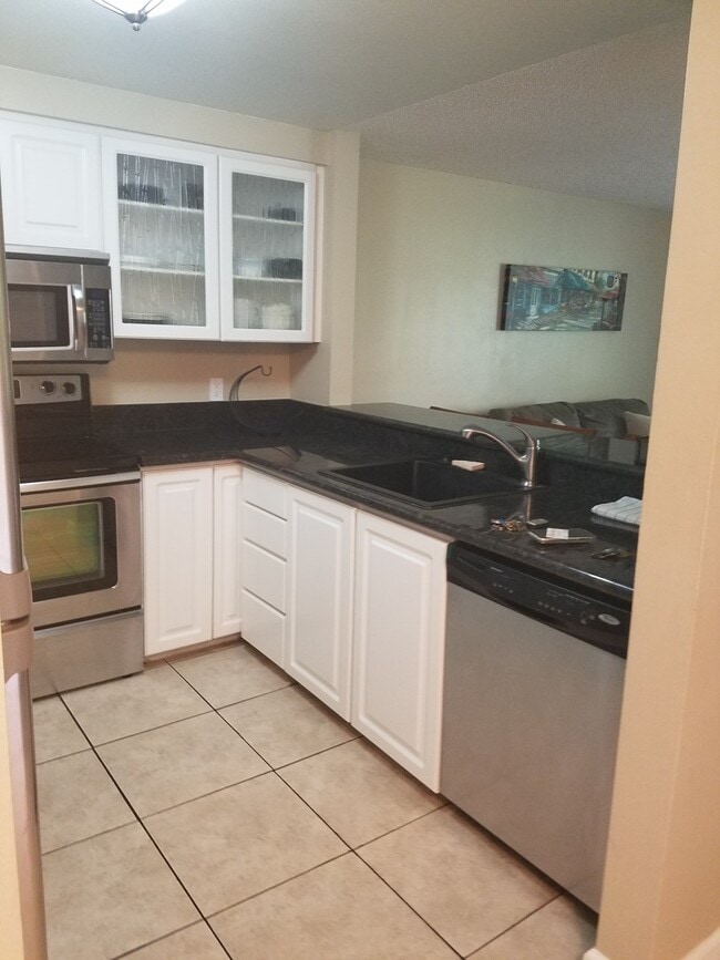 Building Photo - Kihei Shores F208