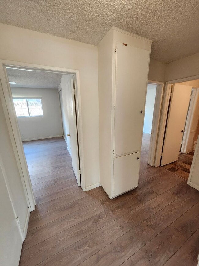 Building Photo - 438 Silverwood Ave