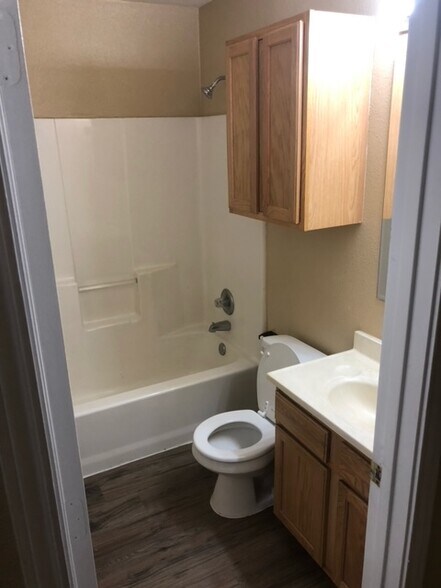 Building Photo - 1012 N Brents Ave