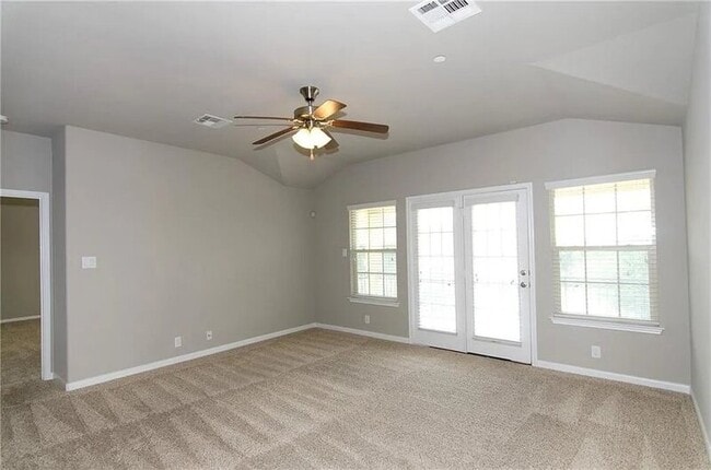 Building Photo - 3101 Davis Ln