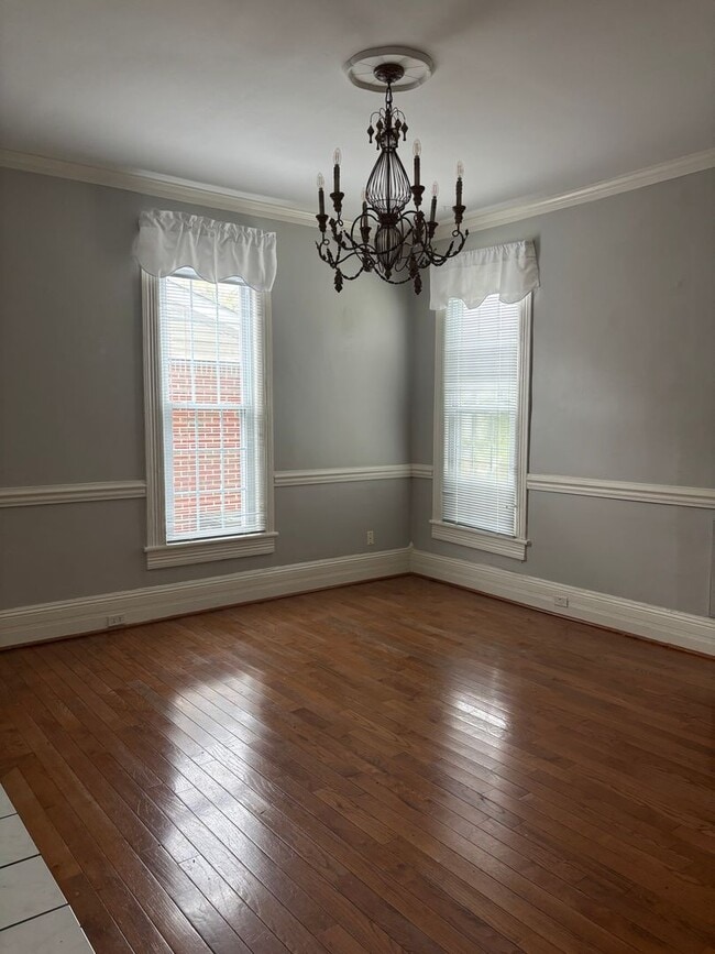 Building Photo - 208 Island Ave